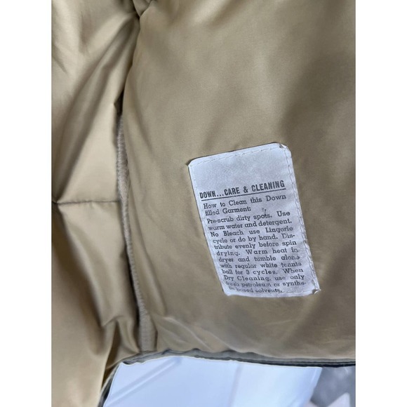 Vintage Jos.A. Bank Clothiers Down Filled Puffer Vest Tan/Navy Made In USA Sz L - Picture 6 of 8